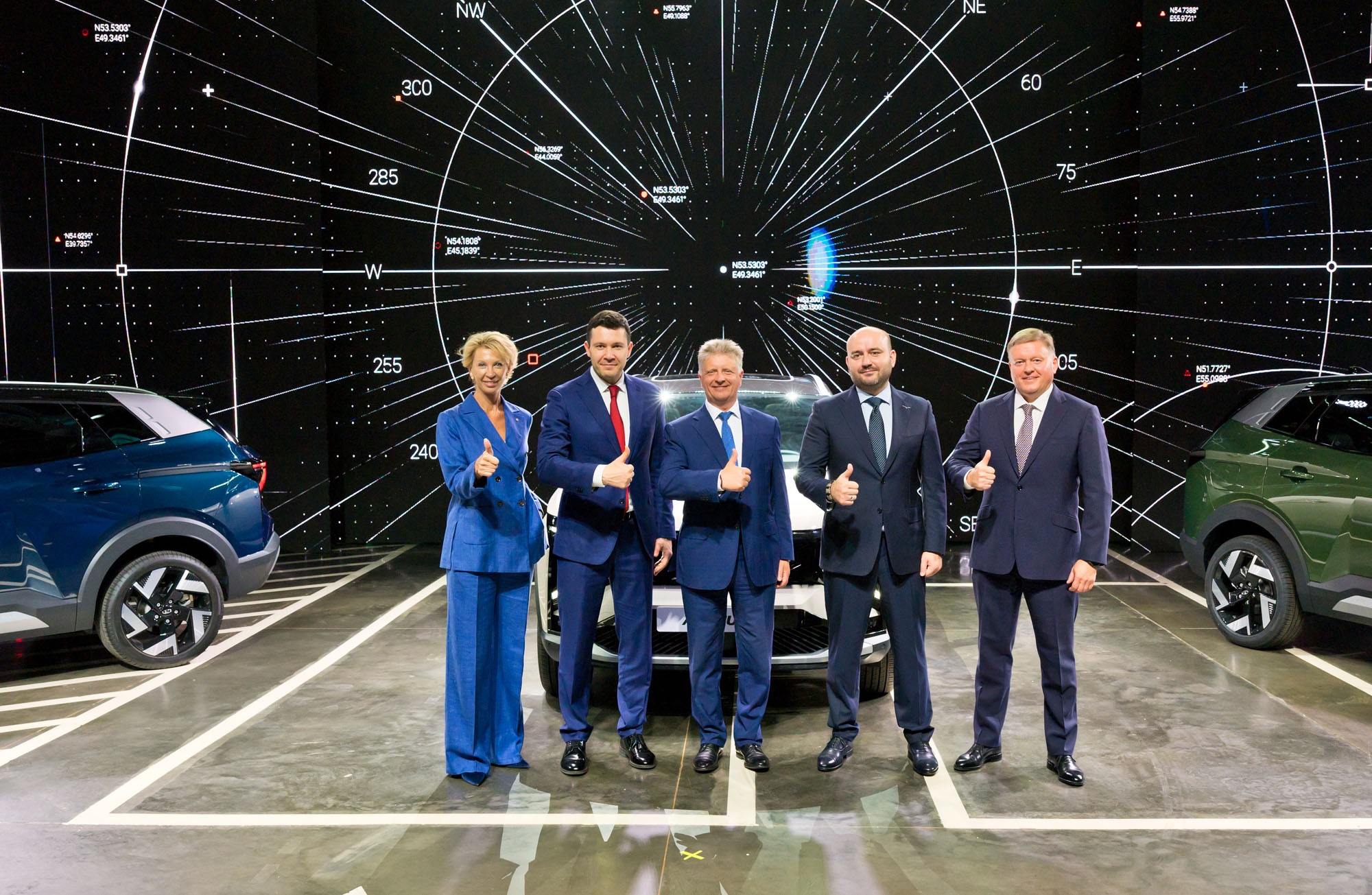 Участники церемонии запуска LADA Azimut